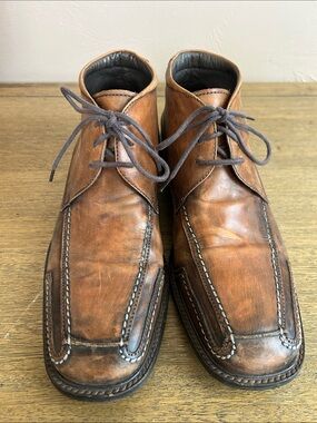 Aston Grey Men's Brown Leather Lace-Up Chukka Boots. Size 9. #Rugged #Distressed